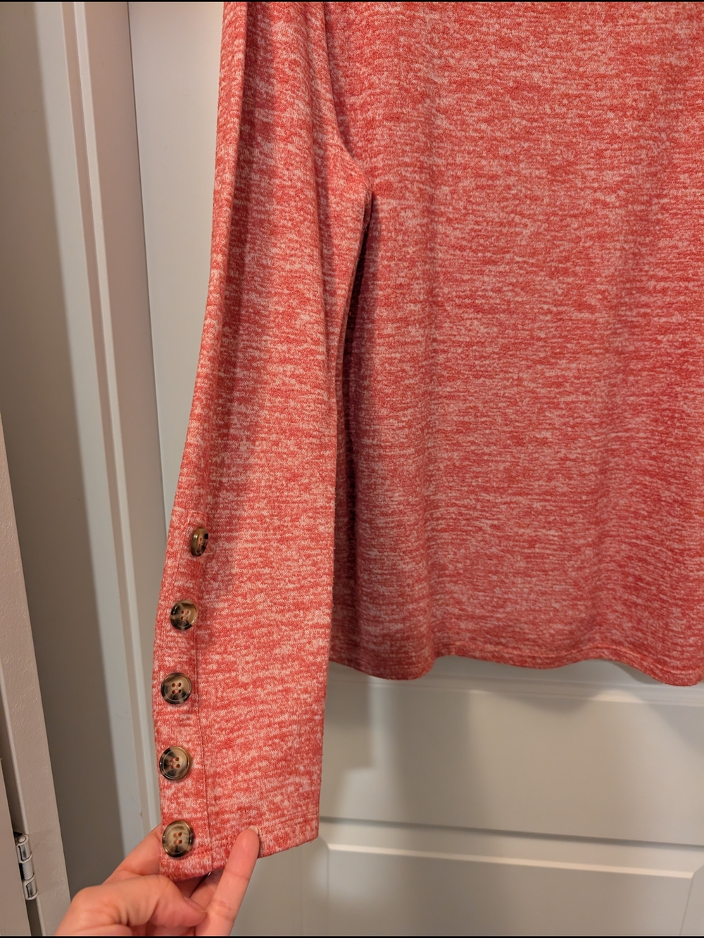 Cable & Gauge Heathered Coral Long Sleeve Top with Button Cuffs